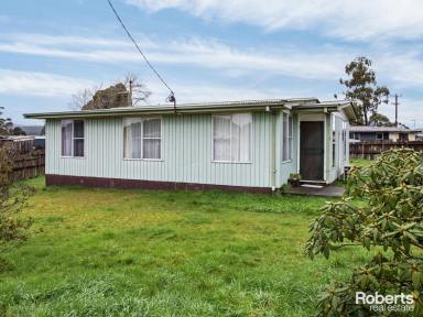 House For Sale - TAS - Zeehan - 7469 - Calling first home buyers or investors  (Image 2)