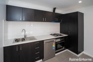 House Leased - NSW - Tolland - 2650 - Brand New Duplex  (Image 2)
