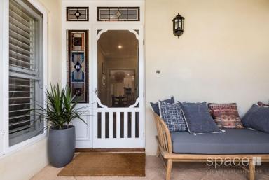 House For Lease - WA - Cottesloe - 6011 - Hamptons style large family home, with a short walk to the beach  (Image 2)