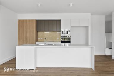 Townhouse Leased - TAS - Kingston - 7050 - Modern Luxury and Inviting Comfort  (Image 2)