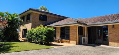 House For Sale - QLD - Cardwell - 4849 - Fabulous, beautifully renovated family home, 4 bedrooms, 3 bathrooms - close to the beach  (Image 2)
