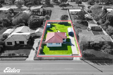 House Sold - VIC - Port Welshpool - 3965 - SUN, WATER VIEWS AND INCOME AT PORT WELSHPOOL  (Image 2)