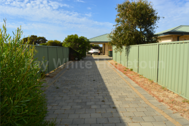 House For Sale - WA - Hopetoun - 6348 - Great Investment or Future Family Home  (Image 2)