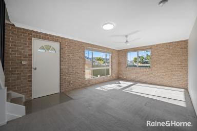Townhouse Sold - NSW - Coffs Harbour - 2450 - STYLISH COFFS TOWNHOUSE  (Image 2)