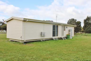 House For Sale - WA - Wagin - 6315 - Invest or nest. (Fully Furnished)  (Image 2)