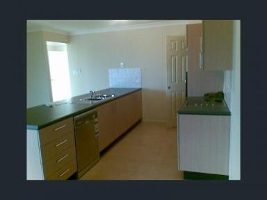 House Leased - QLD - Fernvale - 4306 - Spacious 5 Bedroom Family Home in Fernvale  (Image 2)