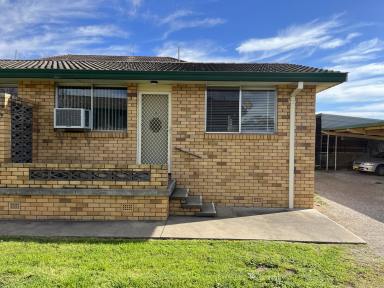 House Leased - NSW - Tamworth - 2340 - Great One Bedroom Unit - West Tamworth  (Image 2)