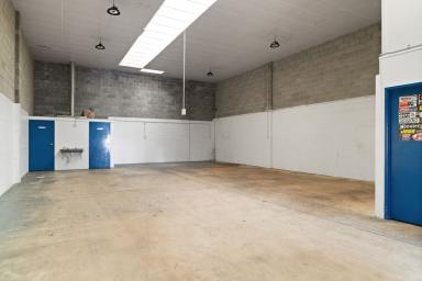 Showrooms/Bulky Goods For Lease - QLD - Toowoomba City - 4350 - Great Location for Growing Business  (Image 2)