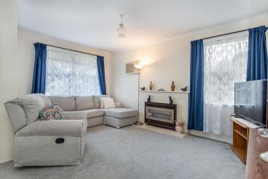 House Sold - VIC - Hamilton - 3300 - Tidy and low maintenance home  (Image 2)