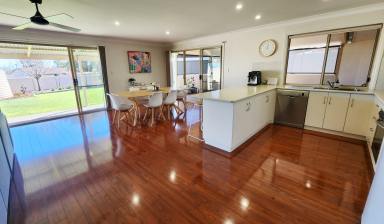 House Sold - SA - Naracoorte - 5271 - Beautifully Presented, Large 949m2 block, Excellent Indoor & Outdoor Living  (Image 2)
