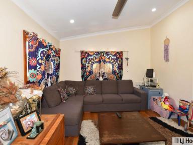 House Sold - QLD - Tully Heads - 4854 - THREE BEDROOM HOME, TWO MINUTES WALK FROM THE BEACH.  (Image 2)