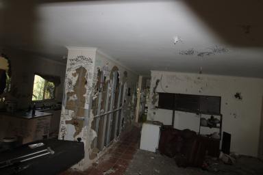 House Sold - QLD - Sunshine Acres - 4655 - 5 Acres Renovate or Detonate!  (Image 2)