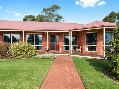 House For Sale - VIC - Wy Yung - 3875 - Great family home with views to Mt Taylor  (Image 2)