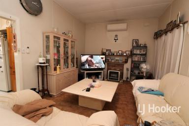 House For Sale - NSW - Ashford - 2361 - Comfortable Cottage on Large Block  (Image 2)