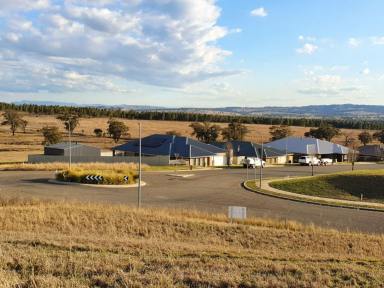 Residential Block For Sale - NSW - Aberdeen - 2336 - FULL SERVICED LOT ENJOYING THE BEST OF BOTH WORLDS! IN-TOWN LOCATION WITH A RURAL FEEL.  (Image 2)