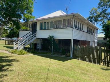 House For Sale - QLD - Allenstown - 4700 - Large Queenslander and quarter acres Block of Land  (Image 2)