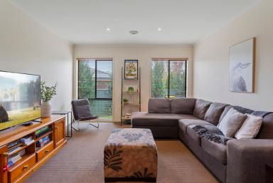 House Sold - VIC - North Bendigo - 3550 - Convenient Modern Living & Immaculate Presentation  (Image 2)