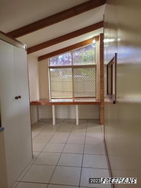 Unit Leased - QLD - Nanango - 4615 - 2 Bedroom Detached Unit in a complex of 4  (Image 2)