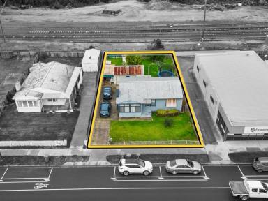 House Sold - VIC - Bairnsdale - 3875 - OPPORTUNITY PLUS IN THE CBD!  (Image 2)