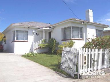 House Leased - TAS - Moonah - 7009 - Lovely Home with Large backyard  lots of space for boat, caravan or truck!!  (Image 2)