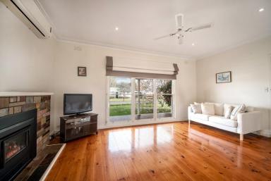 House Sold - VIC - Hamilton - 3300 - Beautifully presented three bedroom home  (Image 2)