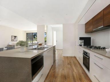 House Leased - NSW - Bowral - 2576 - Luxury townhouse in close proximity to shops, transport, schools & hospital.  (Image 2)