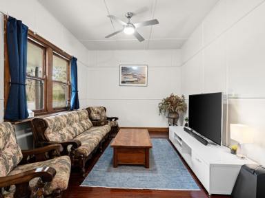 House For Sale - VIC - Strathbogie - 3666 - Charming 40's Furnished Home: Metres from Golf Course & Seven Creeks Reserve  (Image 2)