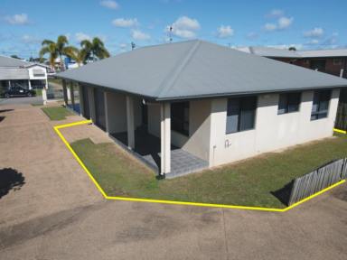 Unit For Sale - QLD - Ingham - 4850 - NEAT UNIT - IDEALLY LOCATED CLOSE TO SHOPS!  (Image 2)