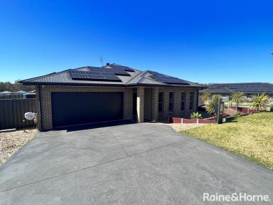 House Leased - NSW - South Nowra - 2541 - STYLISH FAMILY HOME  (Image 2)
