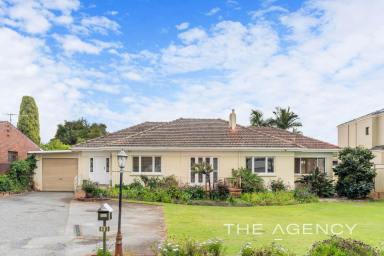 House Sold - WA - Shelley - 6148 - LIVE ONLINE AUCTION - Wednesday 11th October 6:30pm  (Image 2)