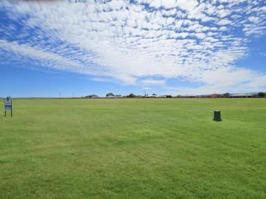 Residential Block For Sale - QLD - Mareeba - 4880 - THE ULTIMATE BLOCK TO BUILD YOU DREAM HOME  (Image 2)