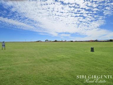 Residential Block For Sale - QLD - Mareeba - 4880 - THE ULTIMATE BLOCK TO BUILD YOU DREAM HOME. Last lot left  (Image 2)