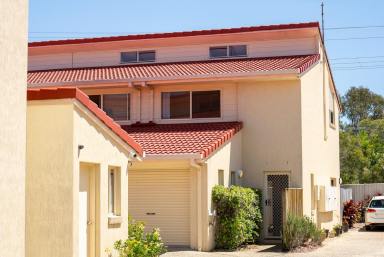 Townhouse For Sale - QLD - Mountain Creek - 4557 - VALUE ADD OPPORTUNITY MEETS CONVENIENCE AND RIVER ACCESS!  (Image 2)