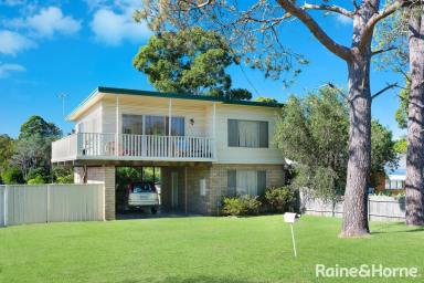 House Leased - NSW - Bomaderry - 2541 - TWO STORY HOME ON HUGE BLOCK  (Image 2)