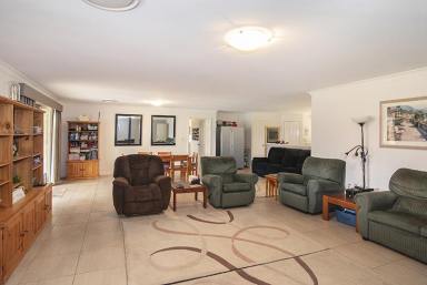 House For Sale - WA - Ambergate - 6280 - AWESOME HOME IN AMBERGATE  (Image 2)
