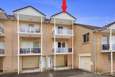 Townhouse For Lease - NSW - Kiama - 2533 - Townhouse Living in a Prime Location (Image 2)
