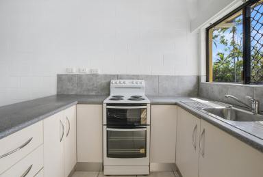 Studio Leased - QLD - Holloways Beach - 4878 - *** APPROVED APPLICATION *** NEAT & TIDY TOP FLOOR STUDIO APARTMENT!  (Image 2)