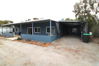 House Sold - WA - Wagin - 6315 - Give me a home among the gum trees!!  (Image 2)