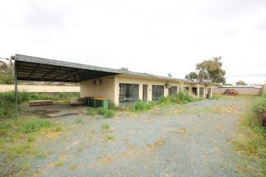 Unit Sold - VIC - Rochester - 3561 - INVESTMENT OPPORTUNITY AWAITS - THREE ATTACHED DOUBLE BRICK UNITS  (Image 2)