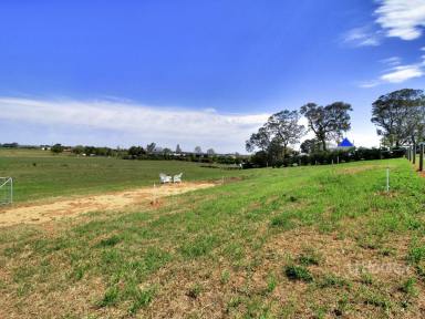 Residential Block Sold - VIC - East Bairnsdale - 3875 - LARGE BLOCK GREAT VIEWS WITH BUILD ENVELOPE. VENDOR MOTIVATED  (Image 2)