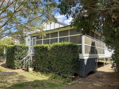 House For Sale - NSW - Moree - 2400 - CHARACTER AND CHARM CLOSE TO THE CBD  (Image 2)
