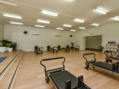 House Sold - SA - Penola - 5277 - Doctor/Physio/Chiro/Dentist this is the space for you.  (Image 2)