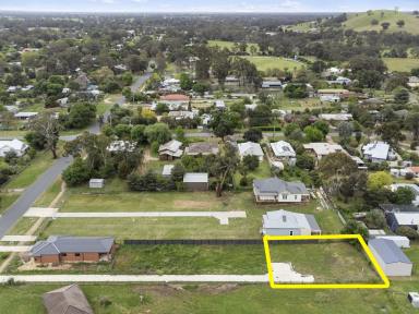 Residential Block For Sale - VIC - Avenel - 3664 - READY TO BUILD YOUR LOW MAINTENANCE COUNTRY HOME  (Image 2)