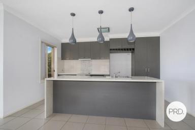 House Leased - VIC - Wodonga - 3690 - GREAT 3 BEDROOM HOME IN AWESOME LOCATION!  (Image 2)