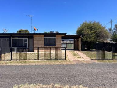 House For Sale - NSW - Moree - 2400 - Appealing Brick Duplex for Sale  (Image 2)