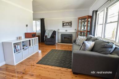 House Sold - NSW - Inverell - 2360 - FAMILY FRIENDLY & ELEVATED VIEWS  (Image 2)