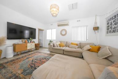 House For Sale - NSW - Tumut - 2720 - Complete Package! (Image 2)