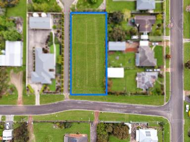 Residential Block Sold - VIC - Hamilton - 3300 - Vast Block in Secluded Quiet Oasis  (Image 2)