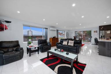 House Leased - TAS - Claremont - 7011 - Stylish and Modern  (Image 2)