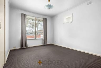 Unit Leased - VIC - Highett - 3190 - LARGE UNIT | CLOSE TO TRANSPORT | SELF CONTAINED  (Image 2)